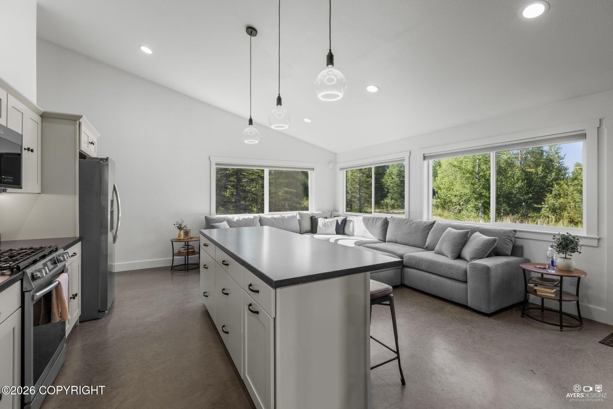 37615 Deville Road Property Photo 5