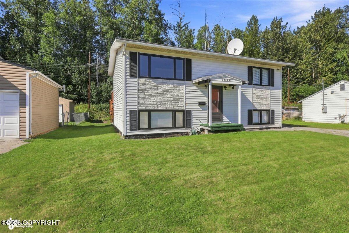 1826 Twining Drive Property Photo 1