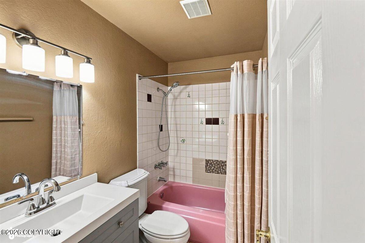 1826 Twining Drive Property Photo 18