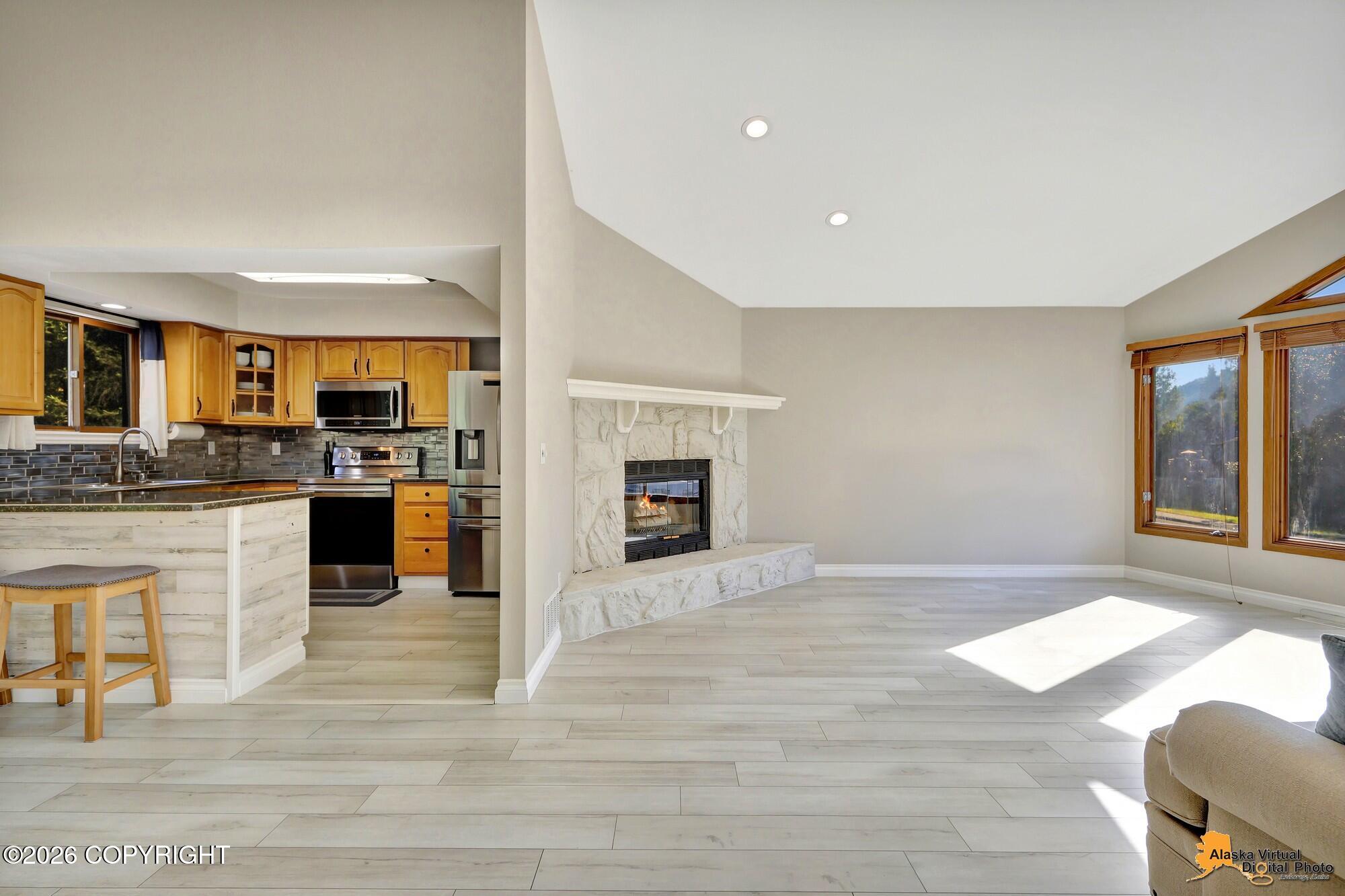 18583 Mills Bay Drive Property Photo 6