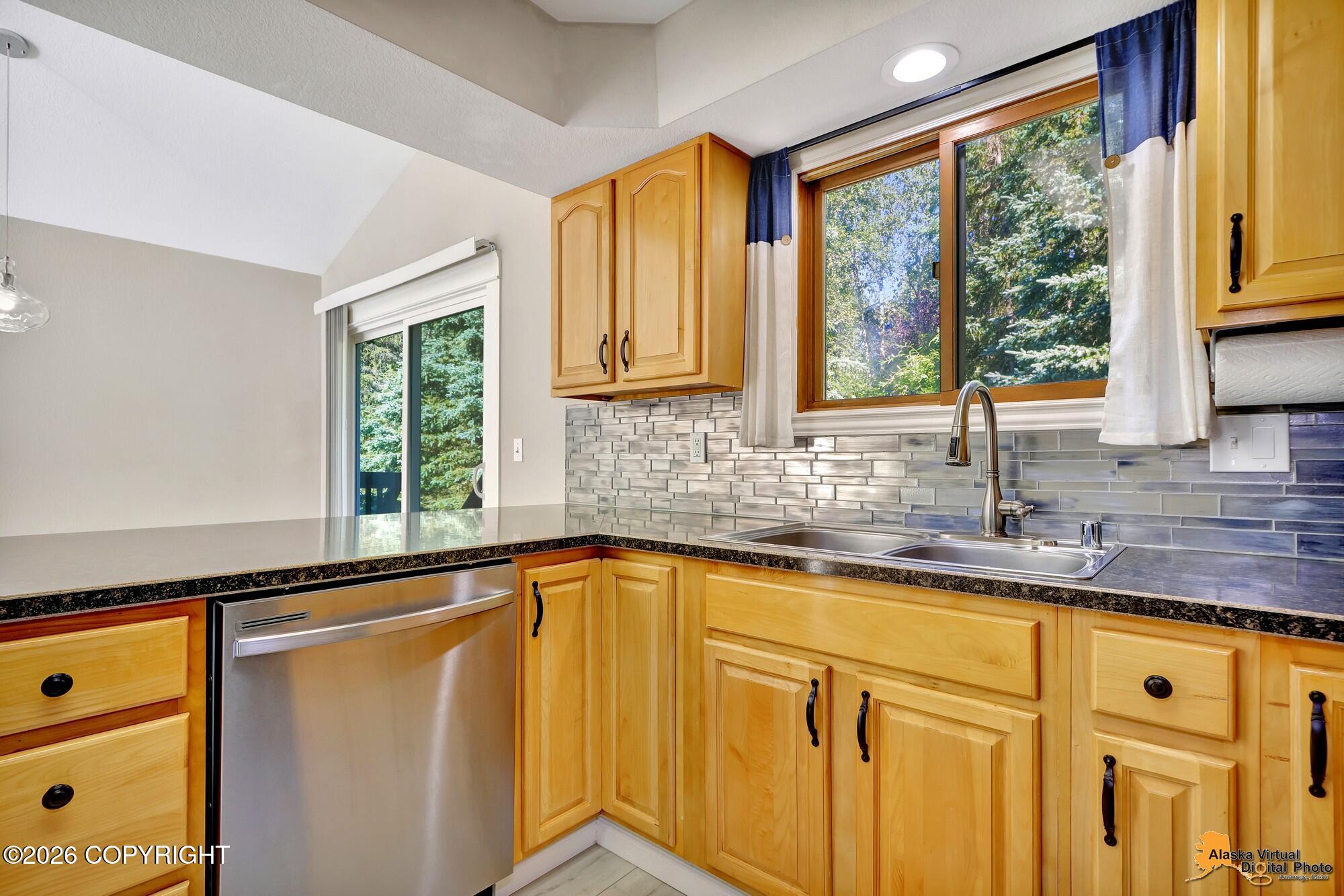 18583 Mills Bay Drive Property Photo 10