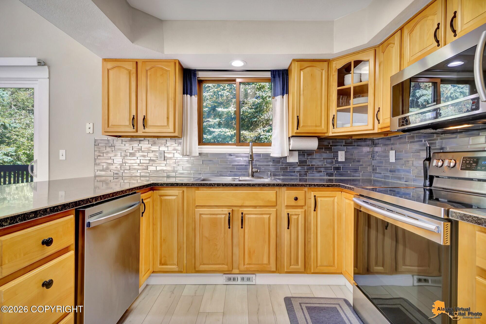 18583 Mills Bay Drive Property Photo 11