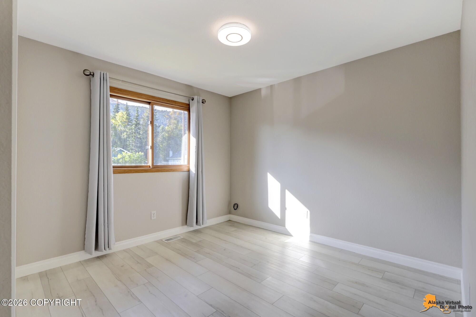 18583 Mills Bay Drive Property Photo 25