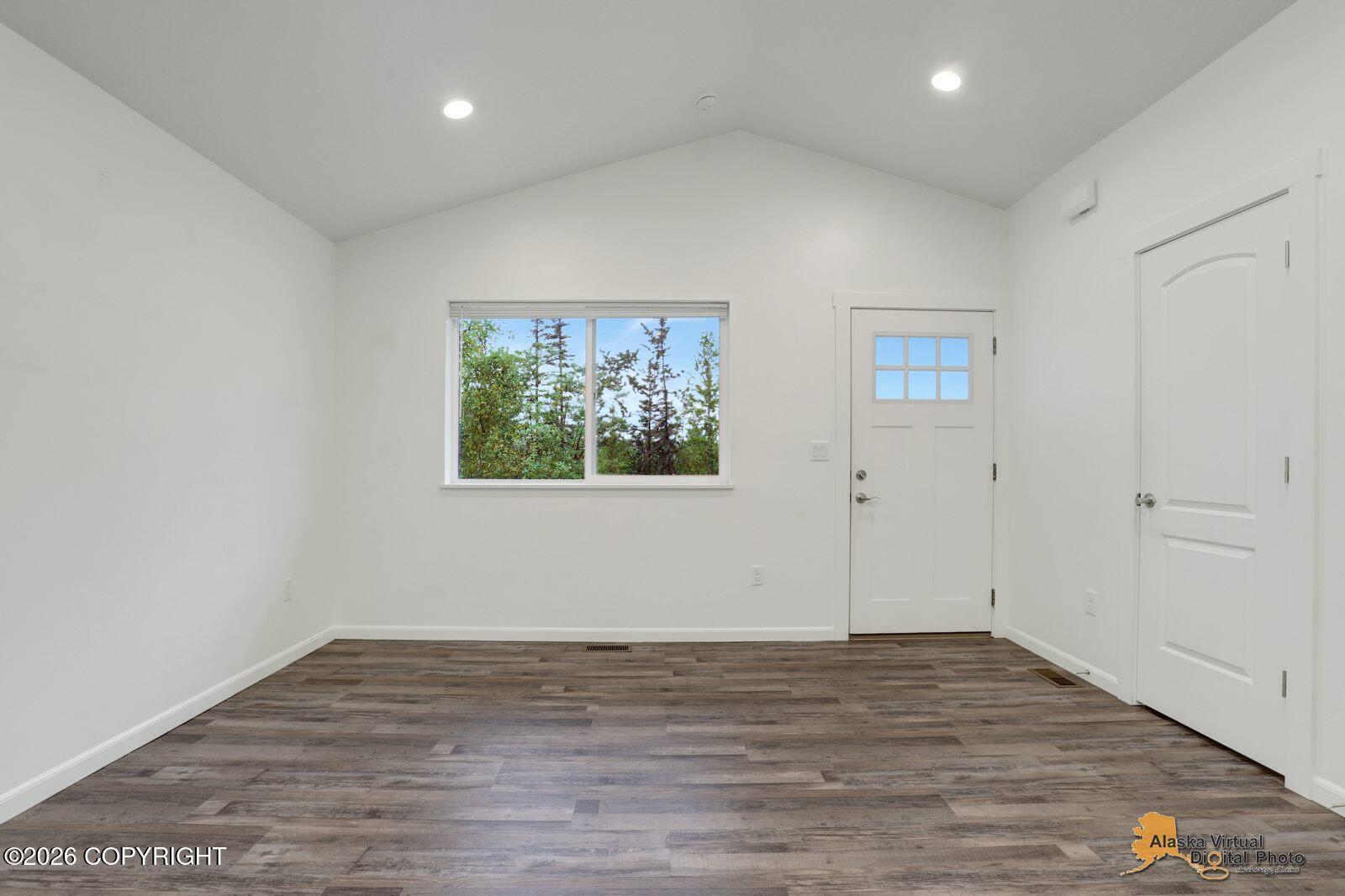 2901 N Jasper Drive Property Photo 7