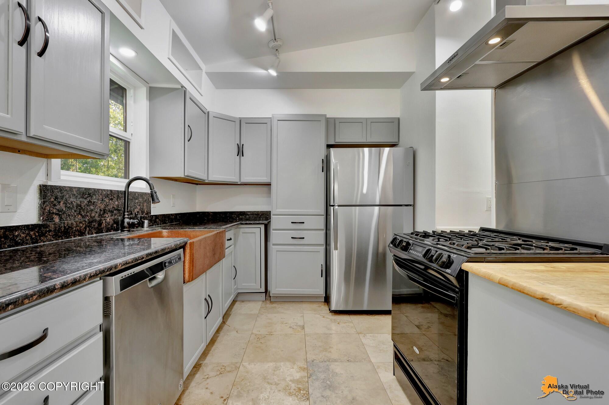 6620 Tiffany Terrace Property Photo 18