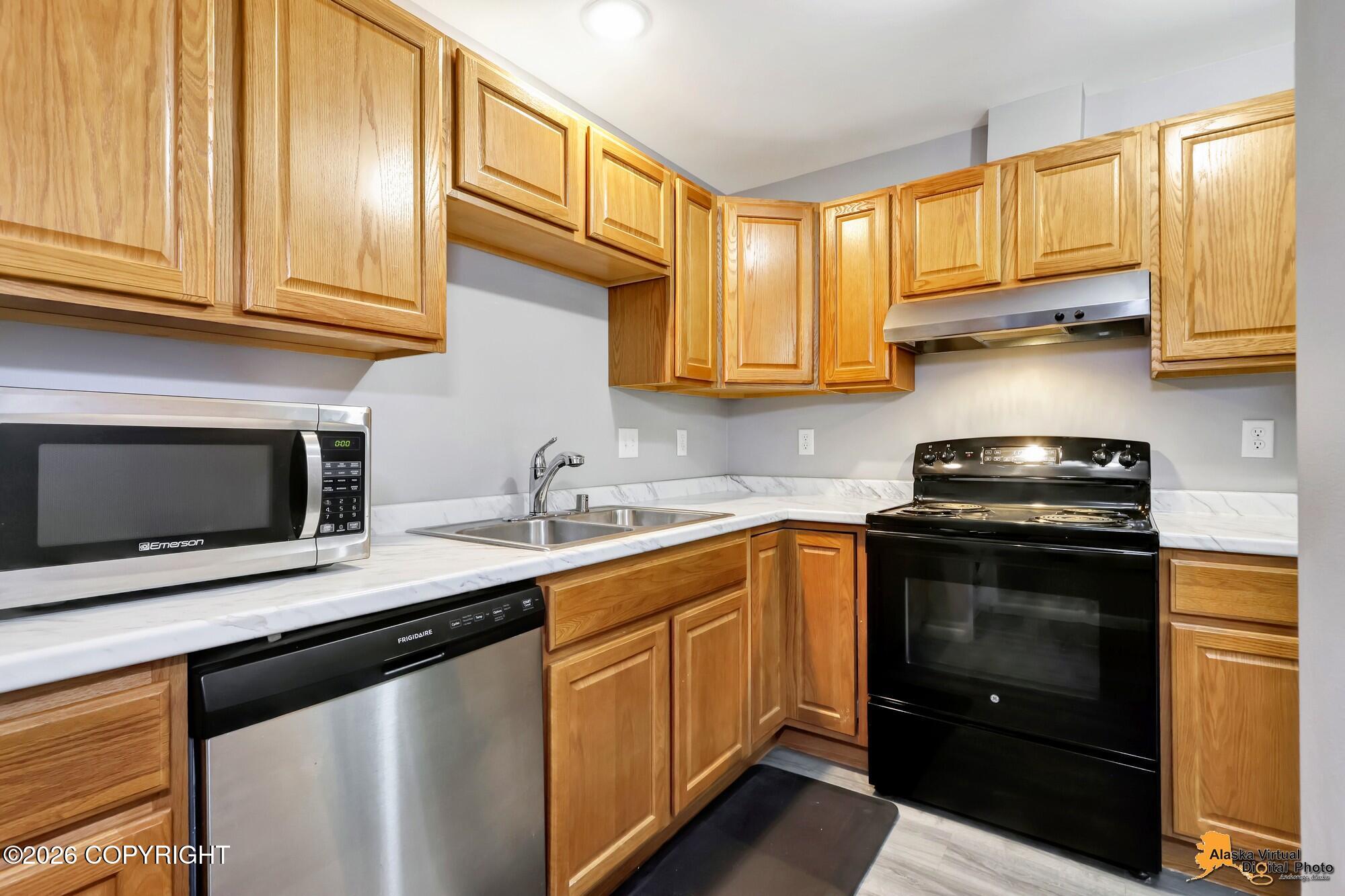 4530 Wright Street #4 Property Photo 4