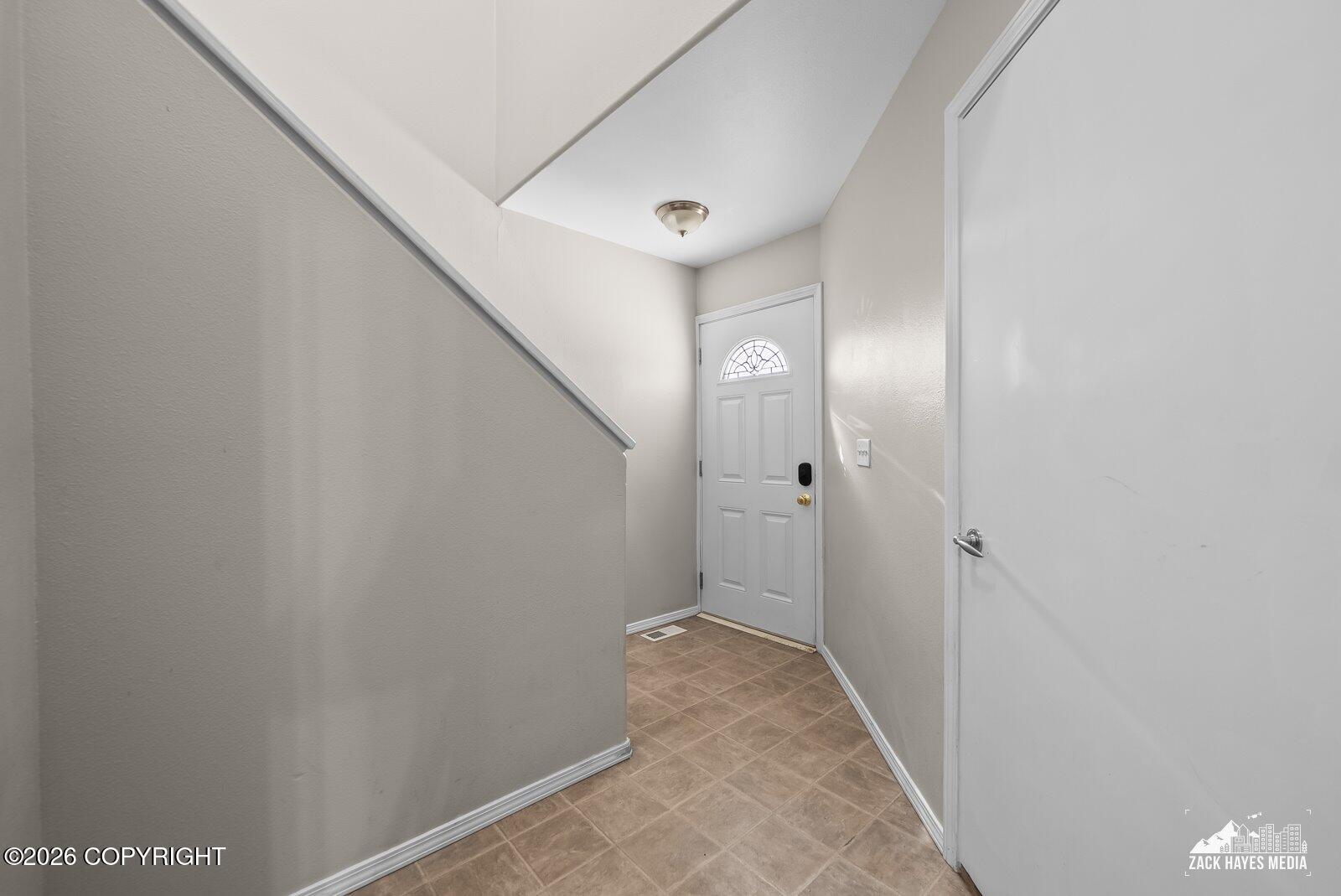 233 Whisper Knoll Circle #b Property Photo 4