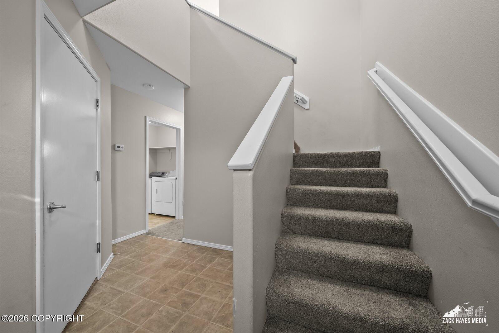 233 Whisper Knoll Circle #b Property Photo 5