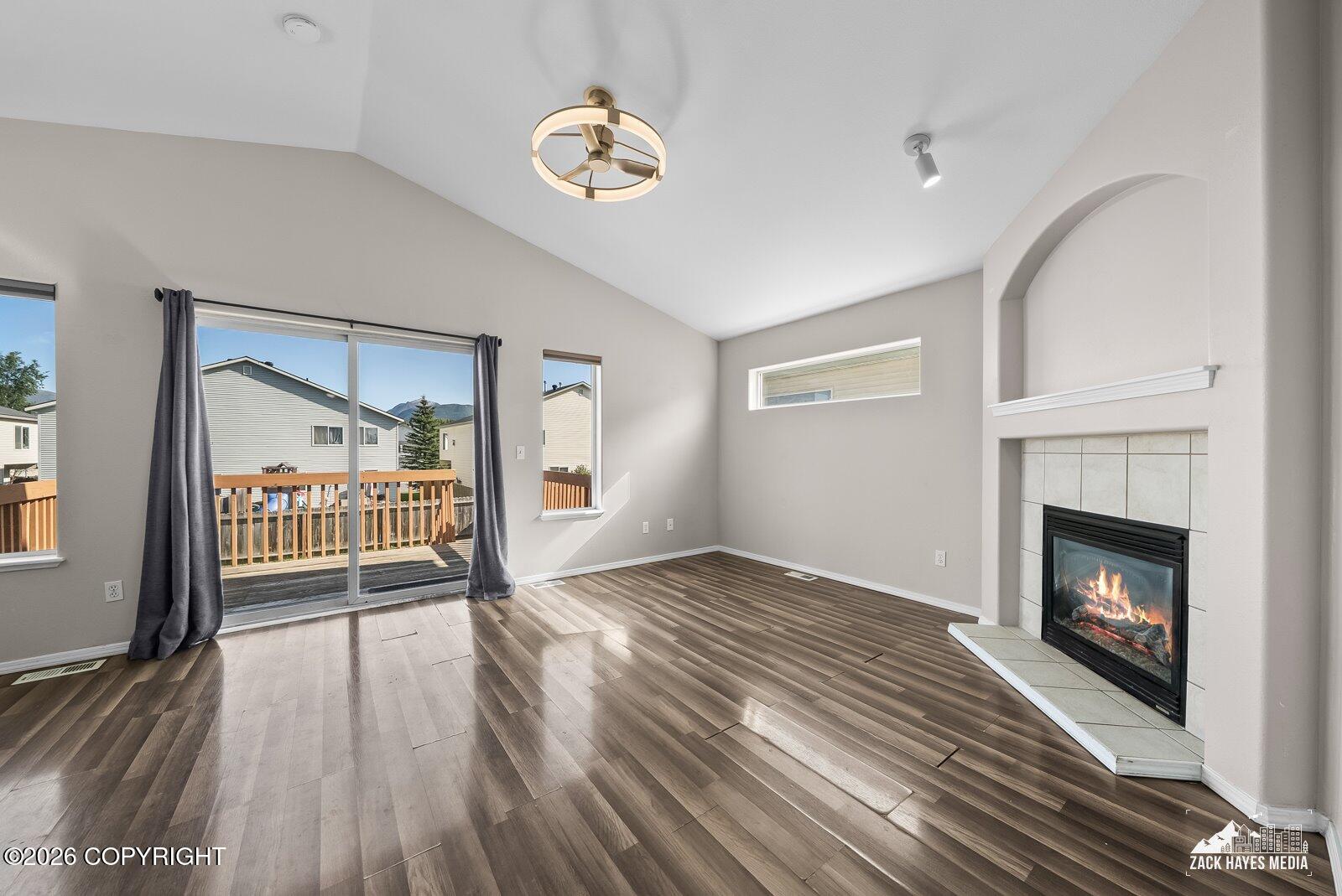 233 Whisper Knoll Circle #b Property Photo 7
