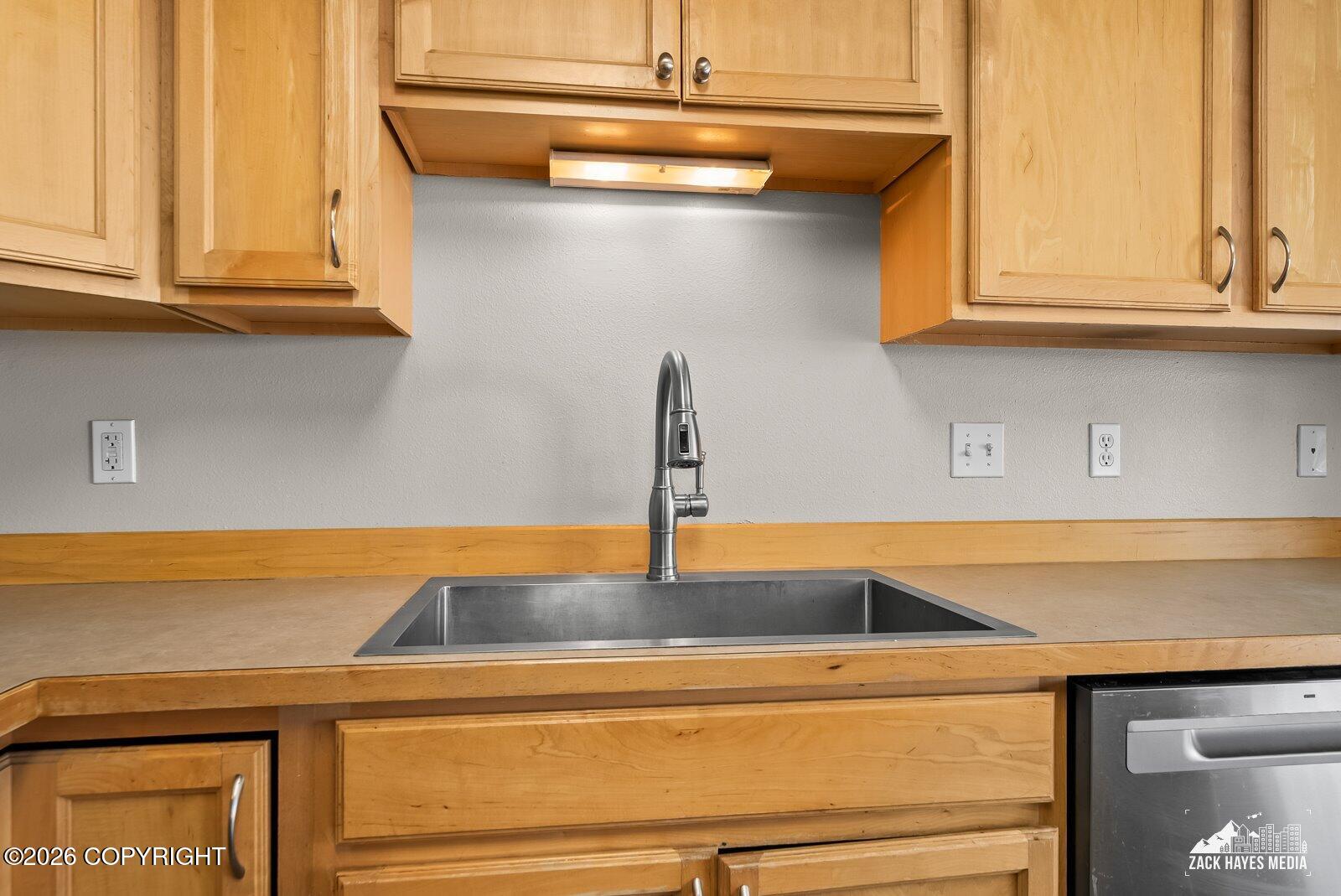 233 Whisper Knoll Circle #b Property Photo 23