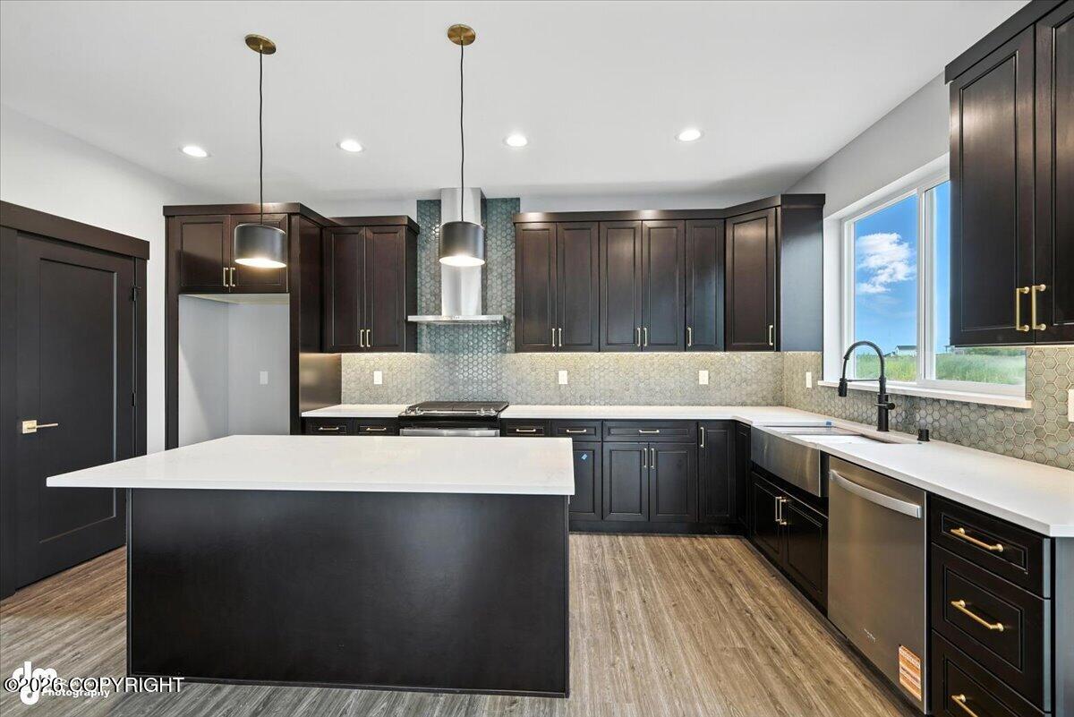 2527 S Rainbow View Circle Property Photo 3