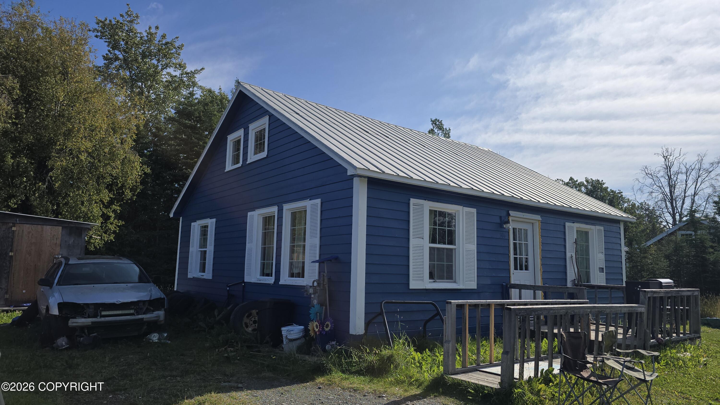 306 James Street Property Photo 4