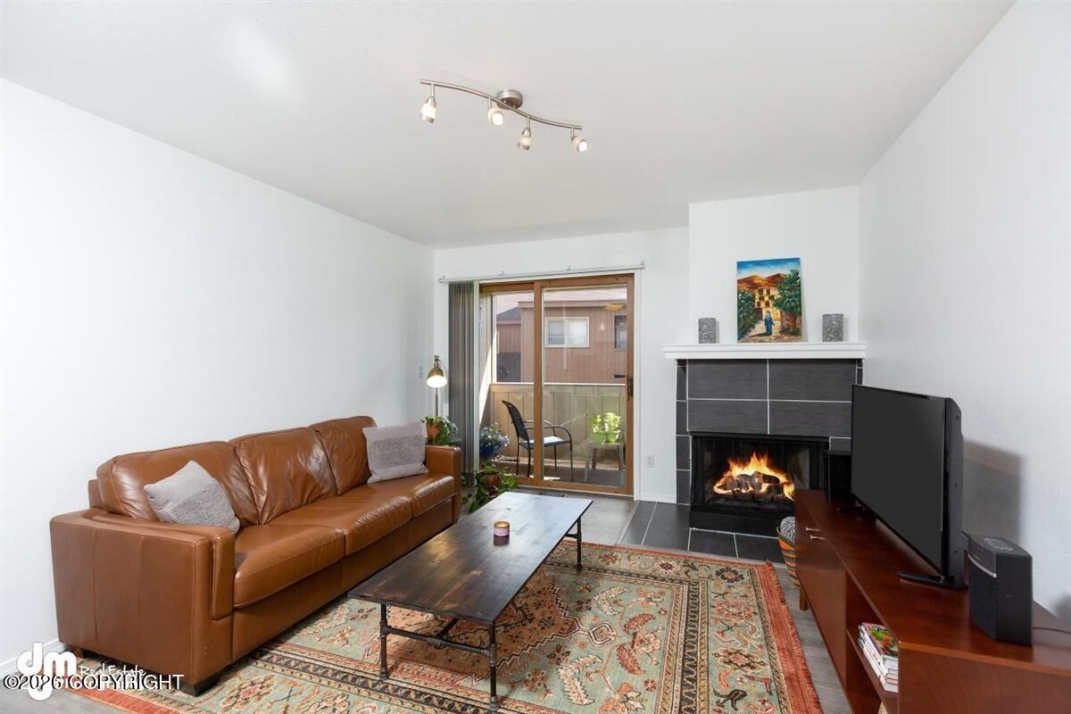 10224 Jamestown Drive #4e Property Photo 4