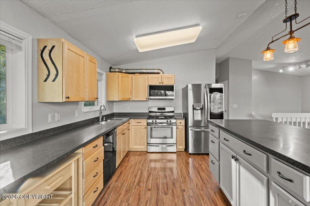22808 Mcmanus Drive Property Photo 11