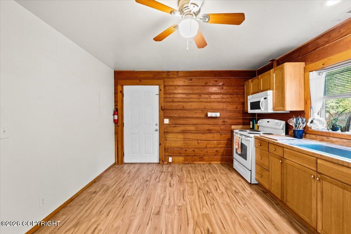 24657 W Causey Lane Property Photo 12