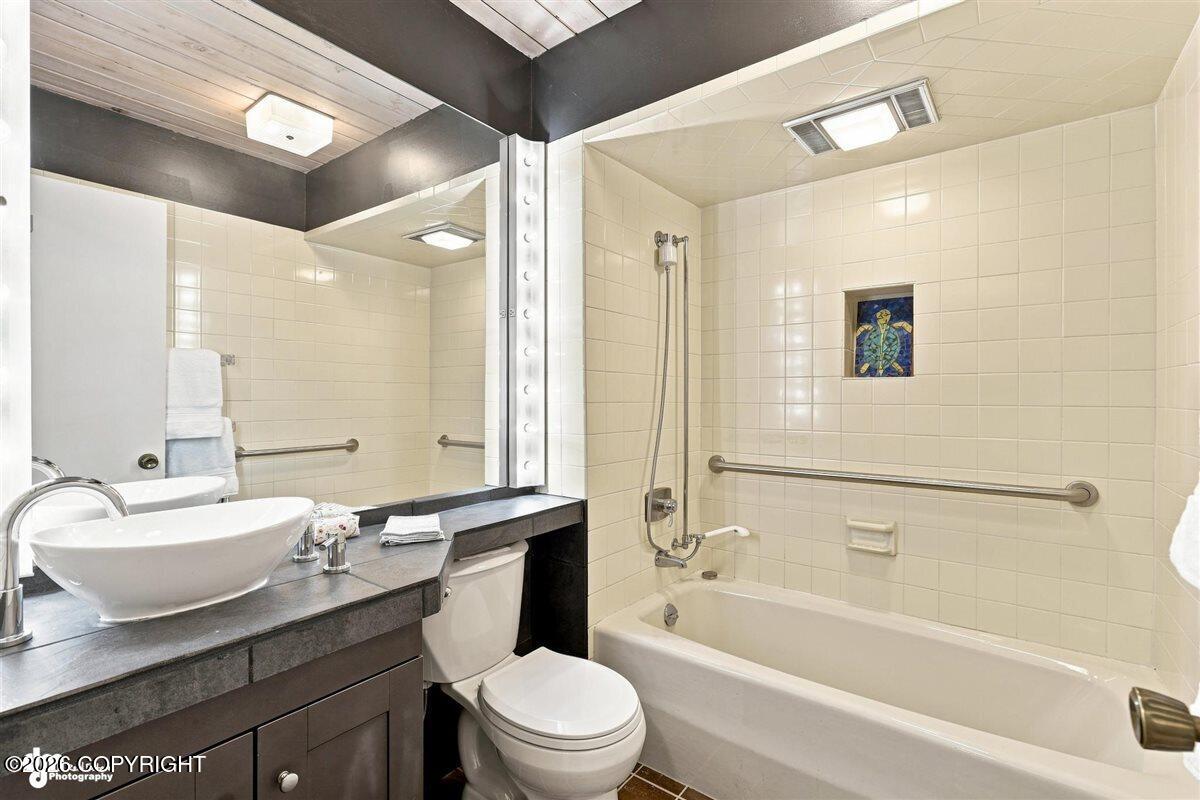 1801 W 13 Avenue Property Photo 15