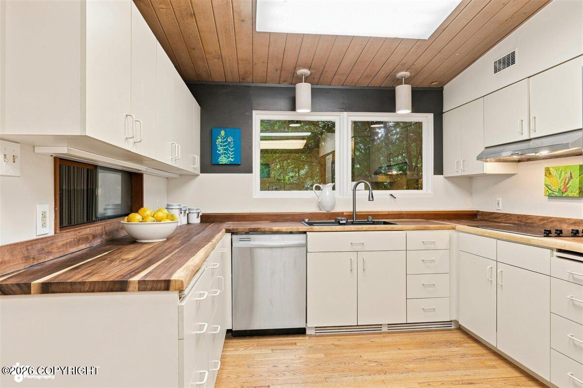 1801 W 13th Avenue Property Photo 8