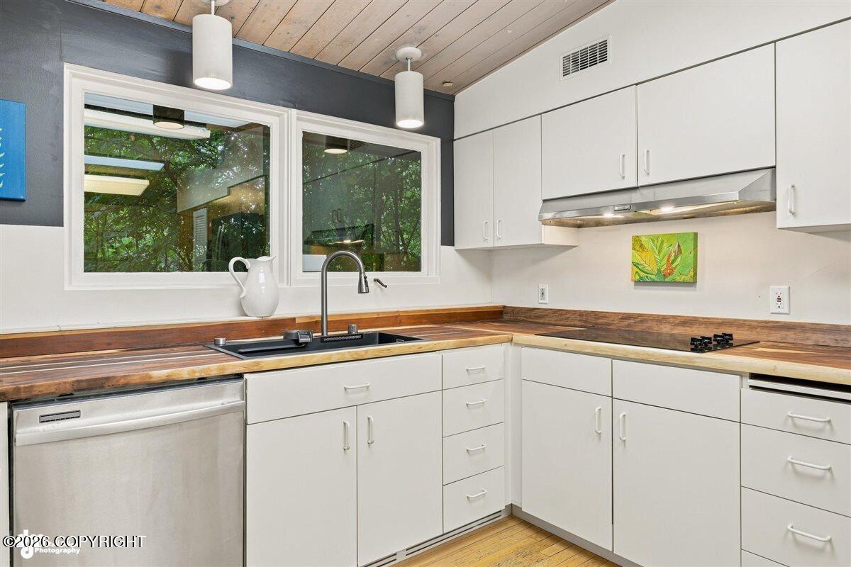 1801 W 13th Avenue Property Photo 9
