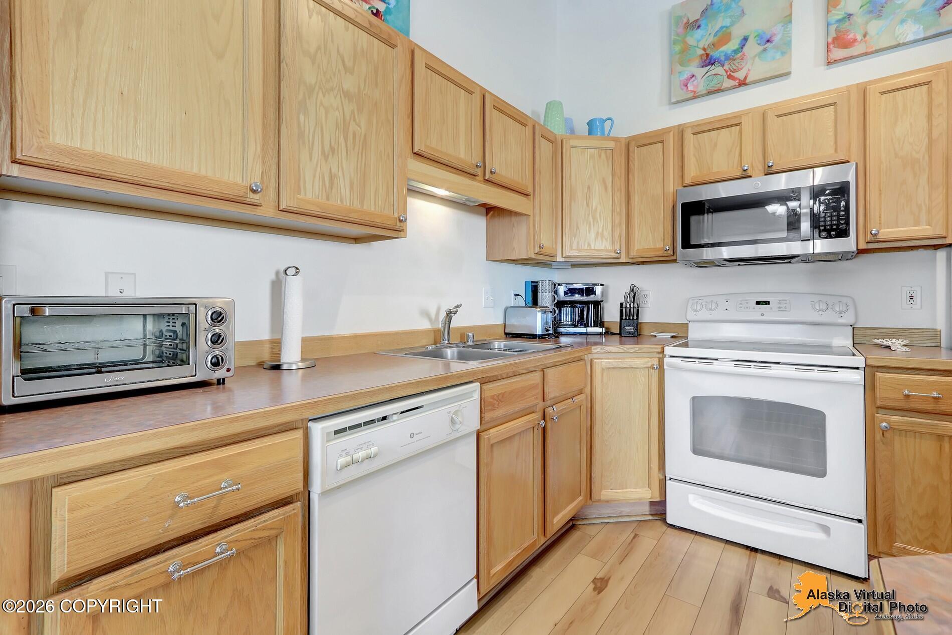 6460 Fairweather Drive Property Photo 10