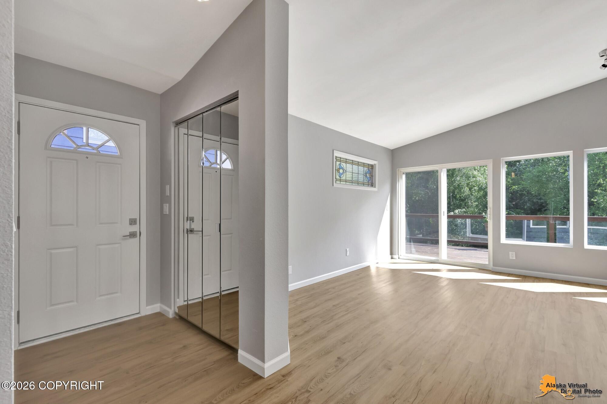 2551 Lahonda Drive Property Photo 4