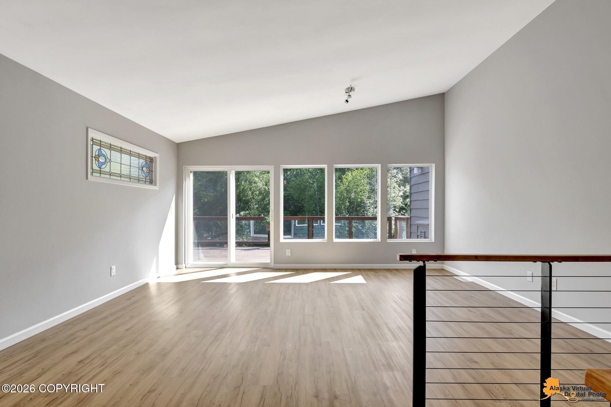 2551 Lahonda Drive Property Photo 9
