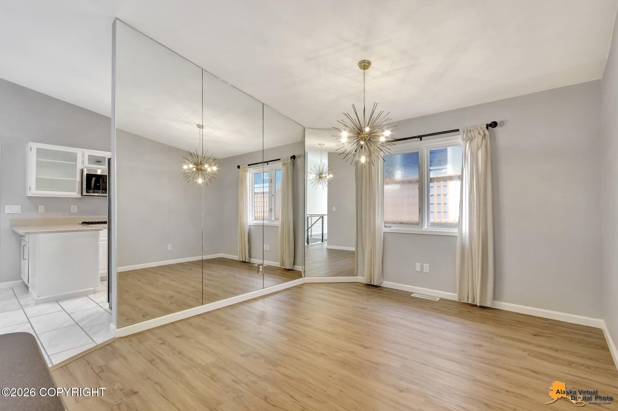 2551 Lahonda Drive Property Photo 13