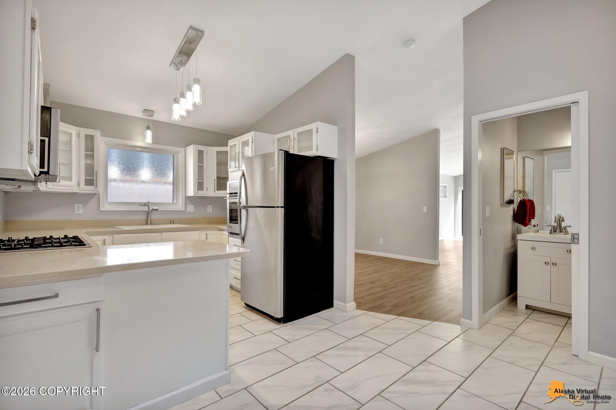 2551 Lahonda Drive Property Photo 15