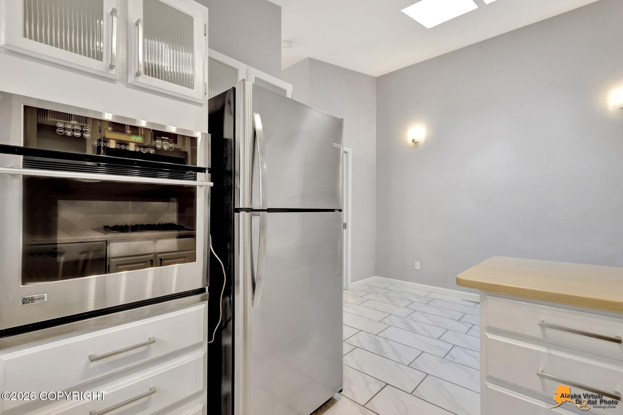 2551 Lahonda Drive Property Photo 18