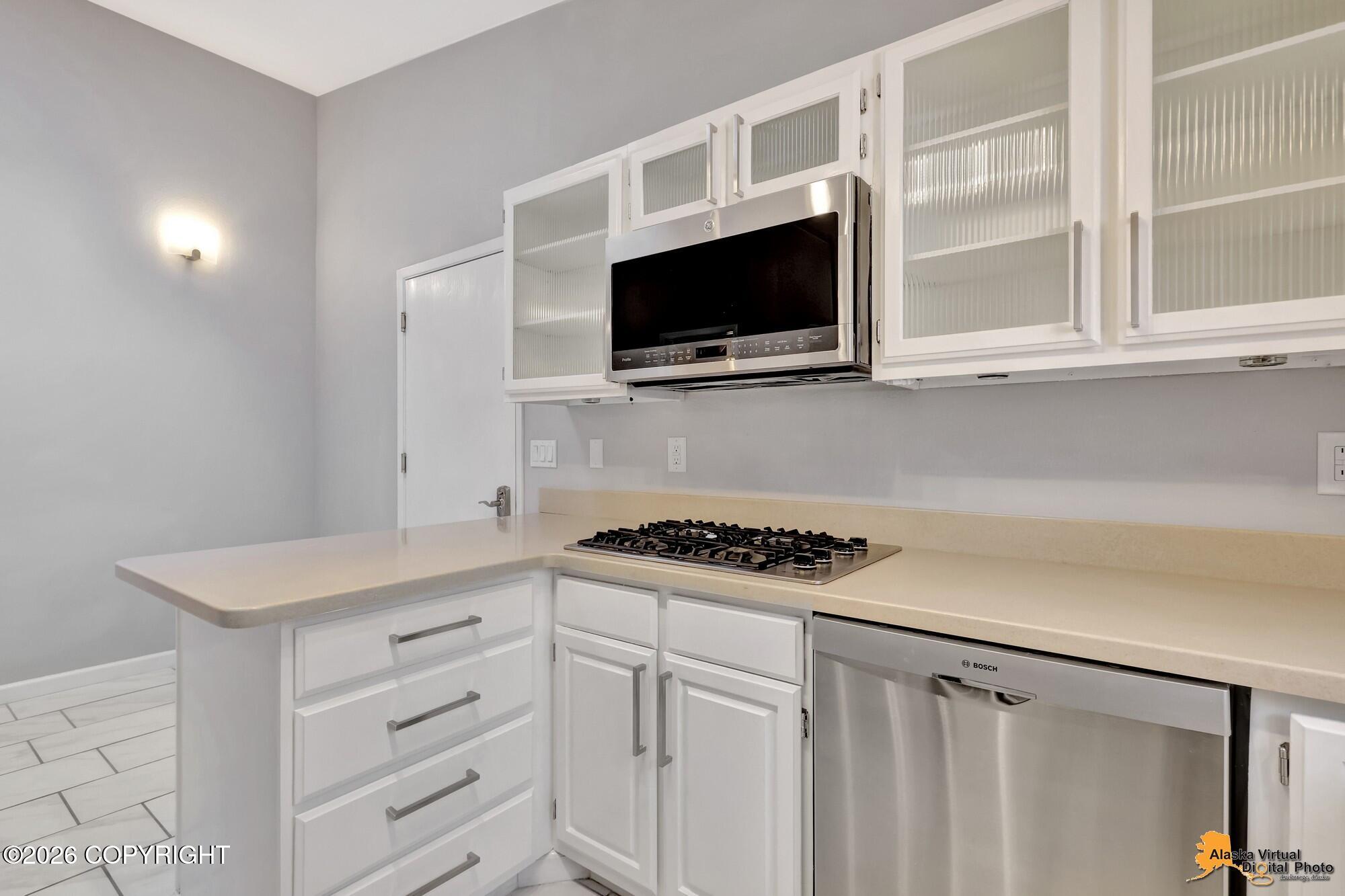 2551 Lahonda Drive Property Photo 19