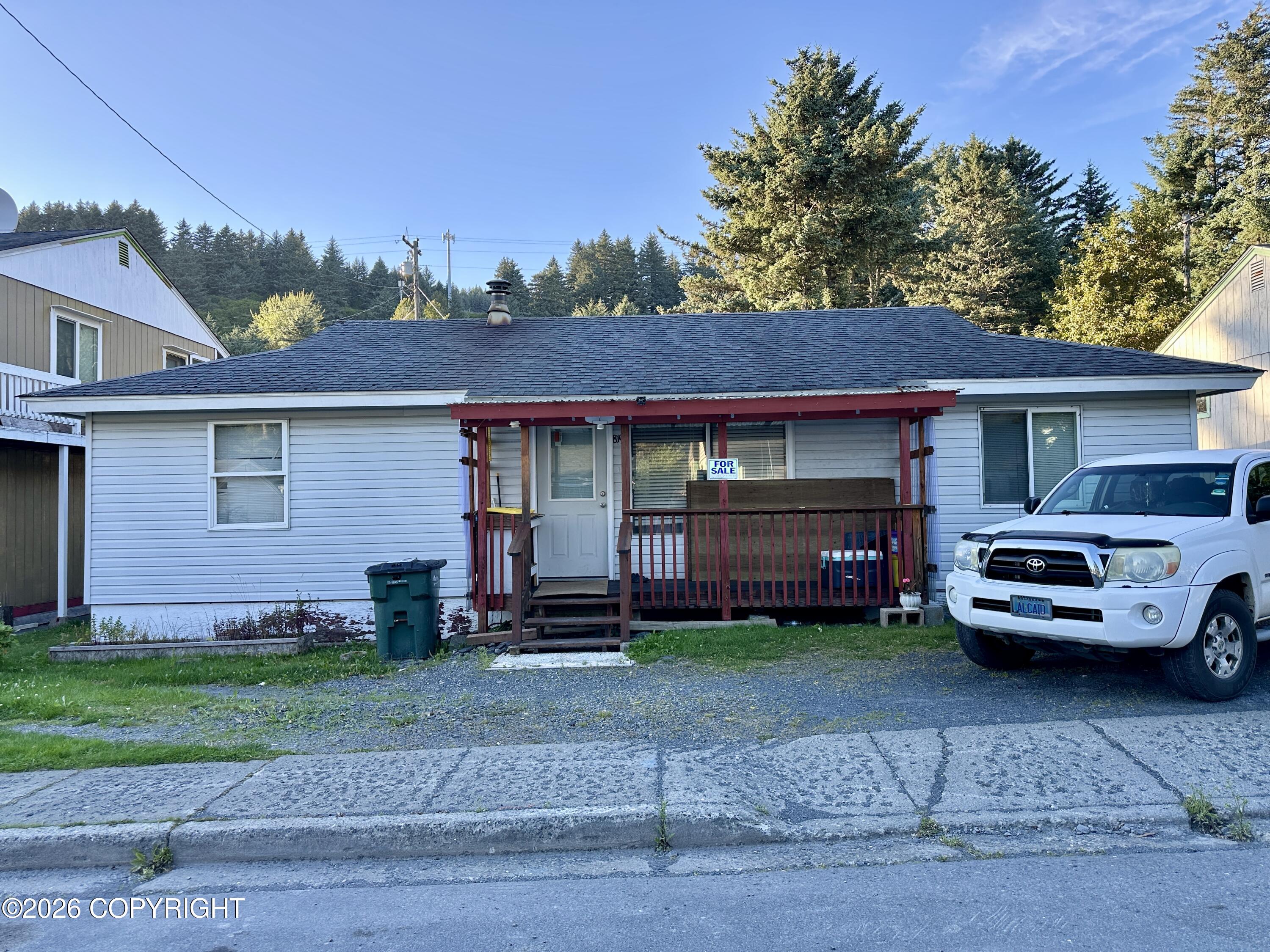819 Hemlock Street Property Photo 1