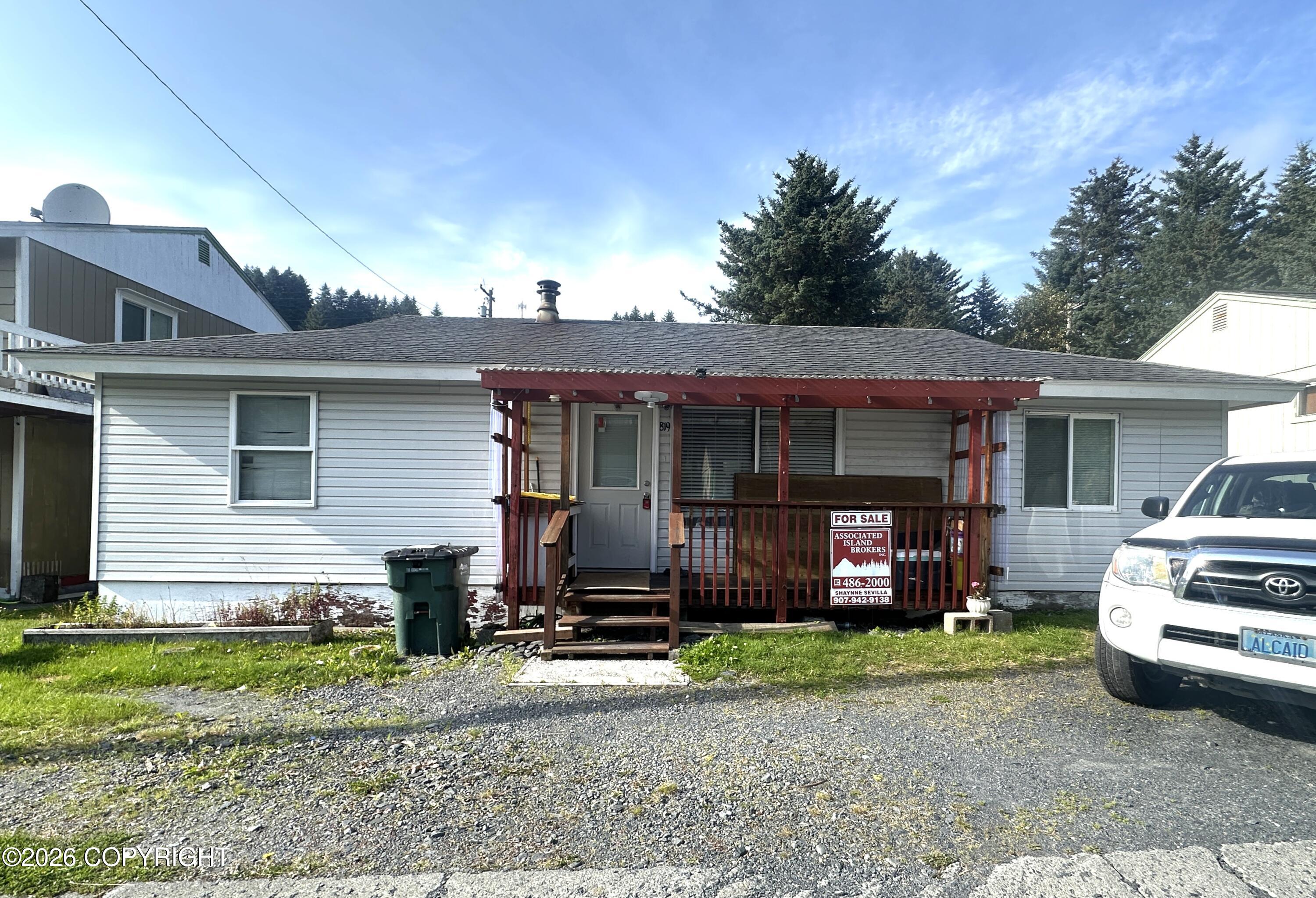 819 Hemlock Street Property Photo 1