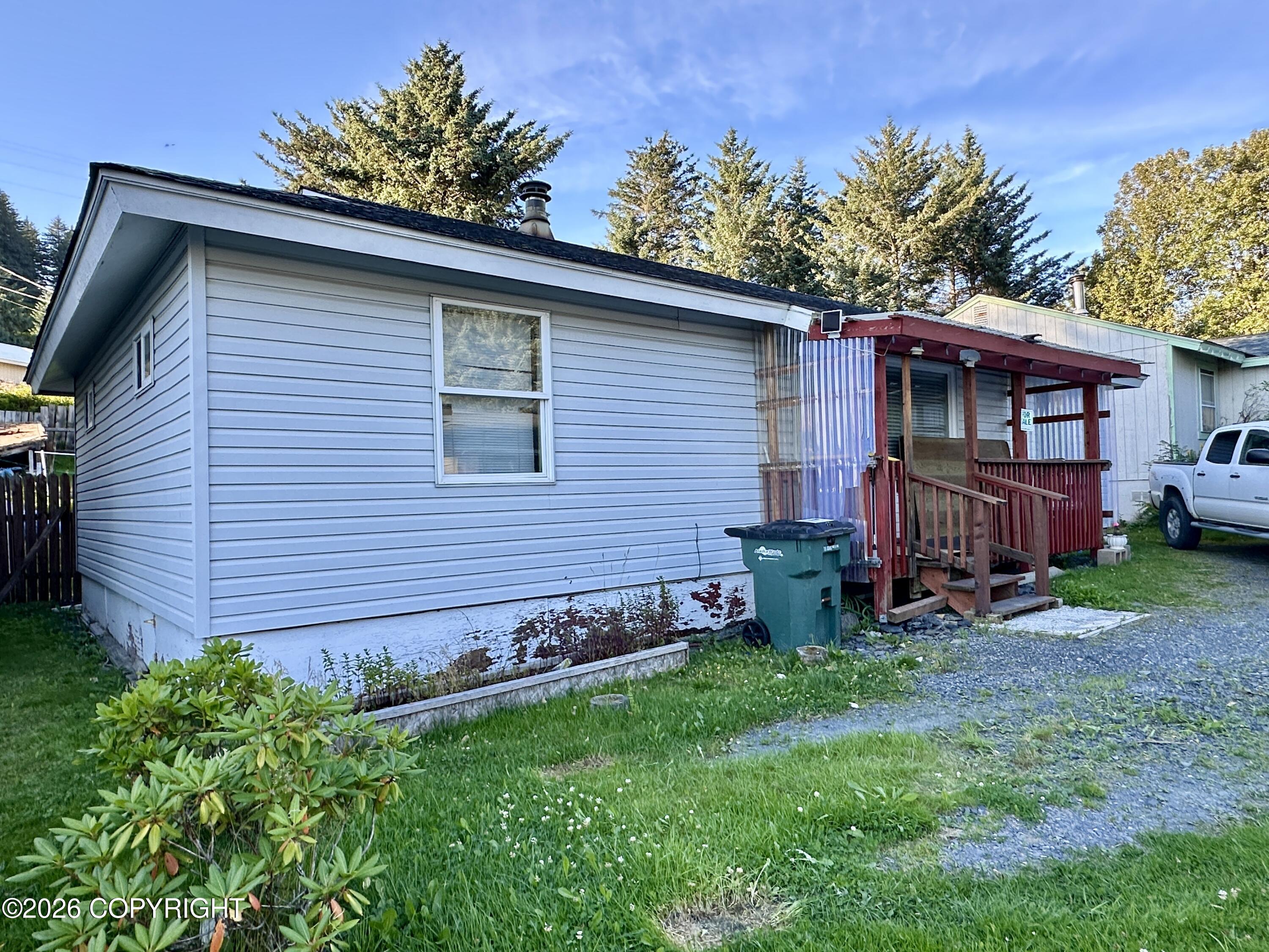 819 Hemlock Street Property Photo 2