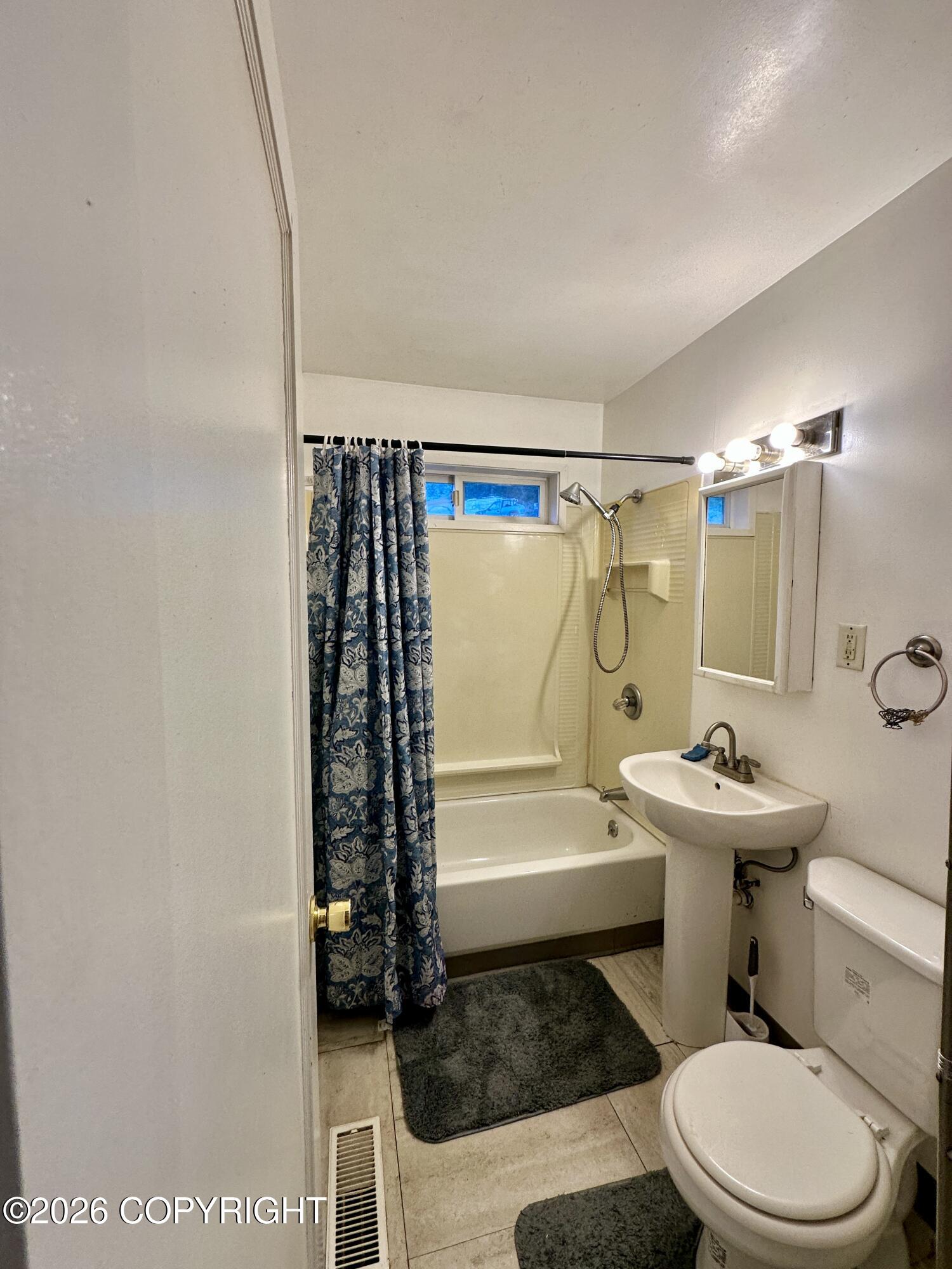 819 Hemlock Street Property Photo 8