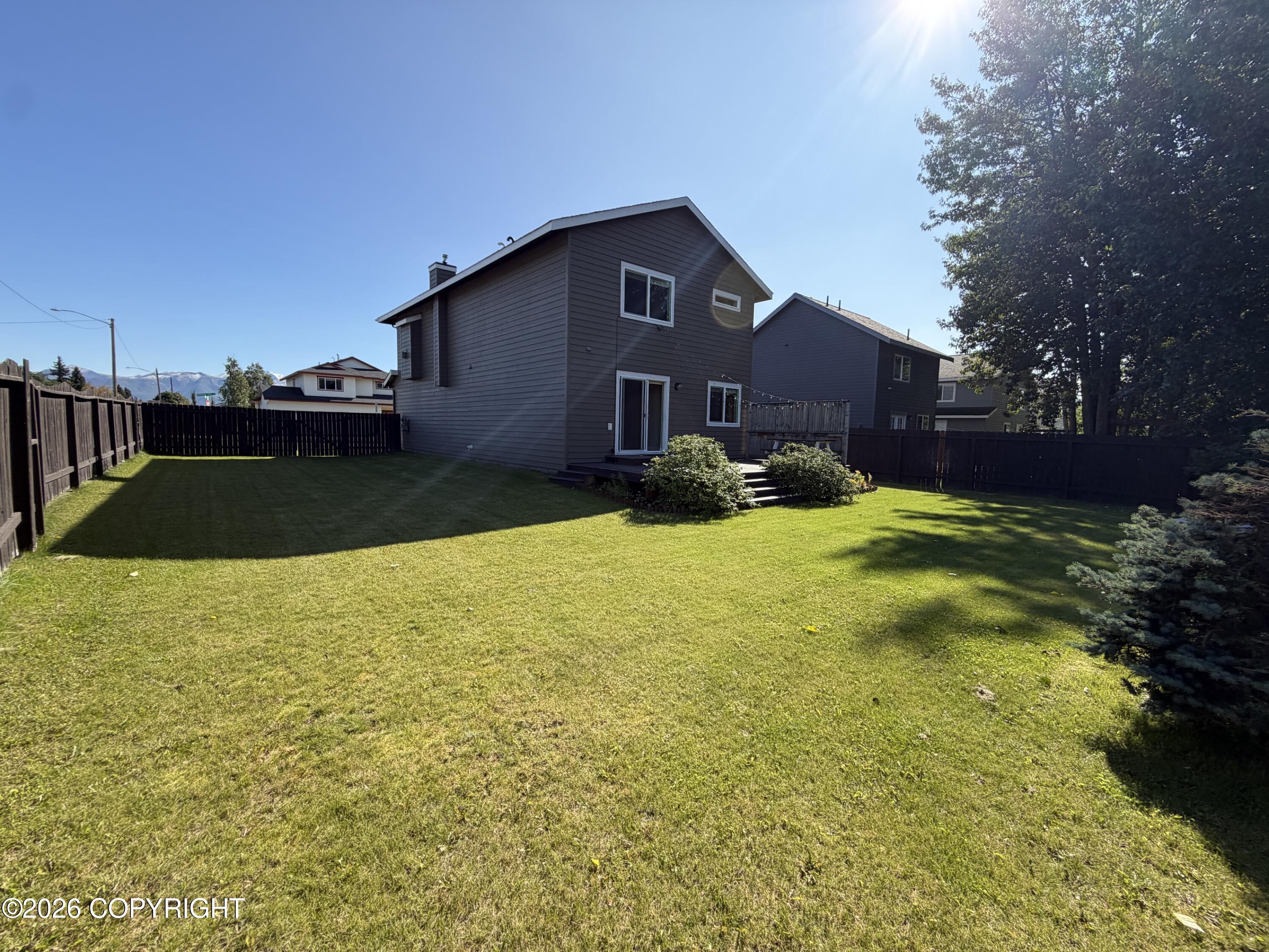 1006 Northpointe Bluff Drive Property Photo 4