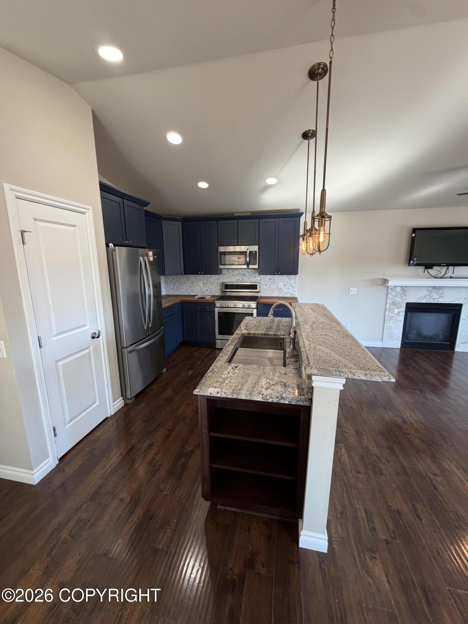 1006 Northpointe Bluff Drive Property Photo 11