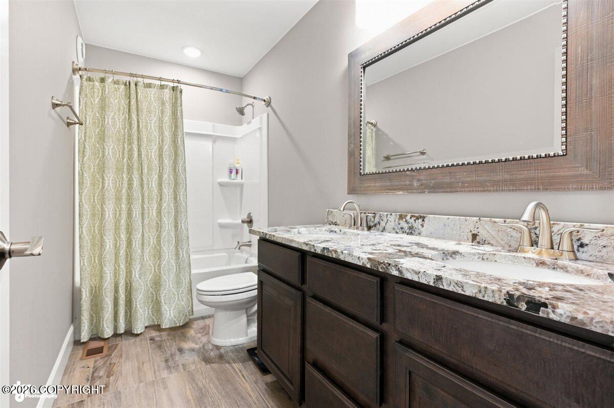 1245 S Endeavor Street Property Photo 35