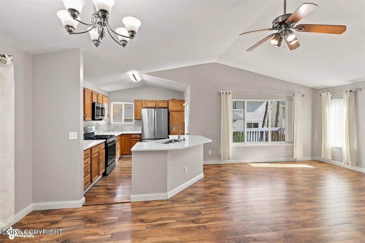 8929 Meadow Park Circle Property Photo 5