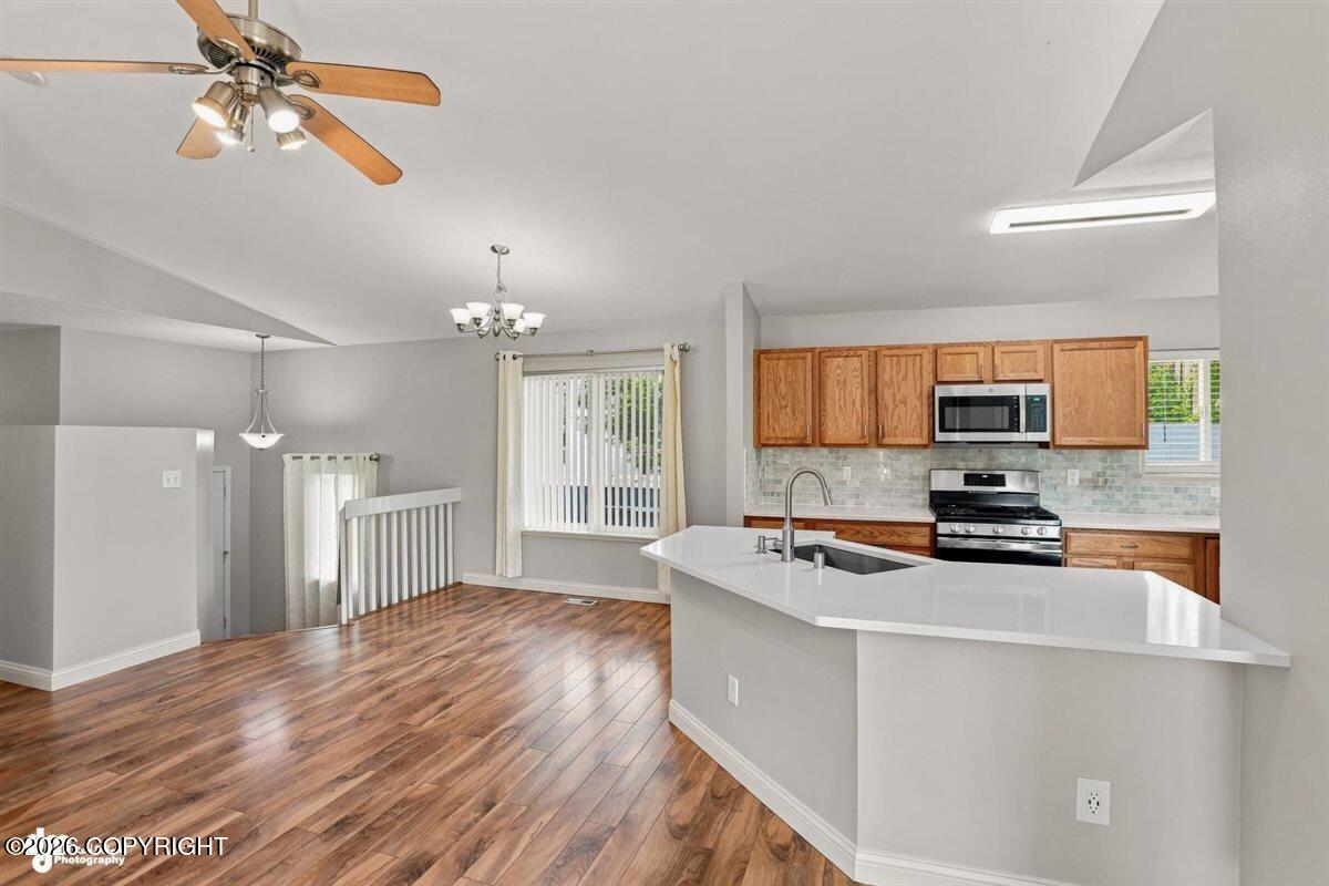 8929 Meadow Park Circle Property Photo 10