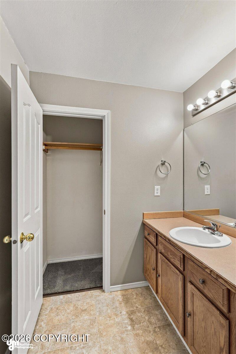8929 Meadow Park Circle Property Photo 23