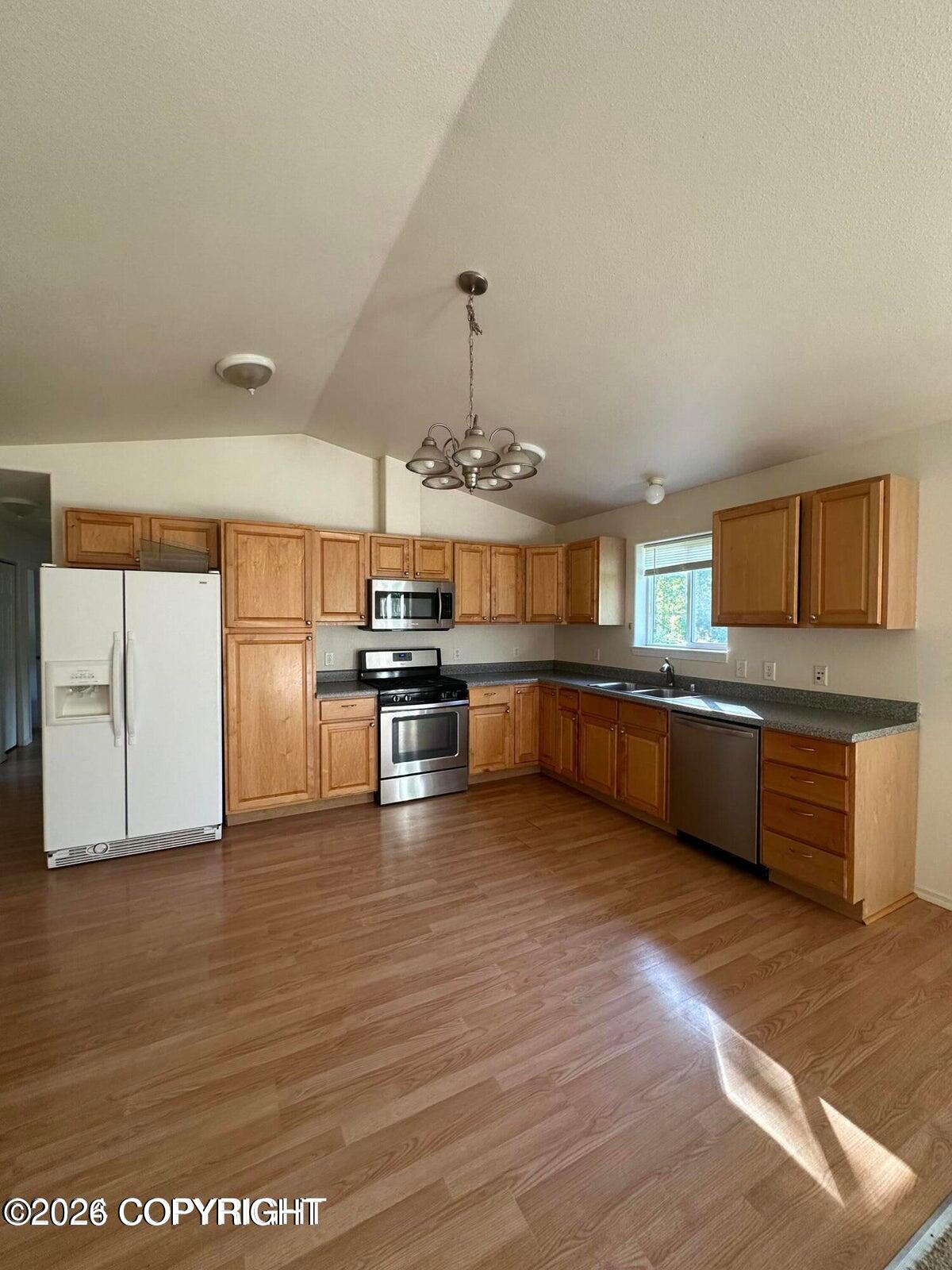4200 W Memory Drive #b Property Photo 3