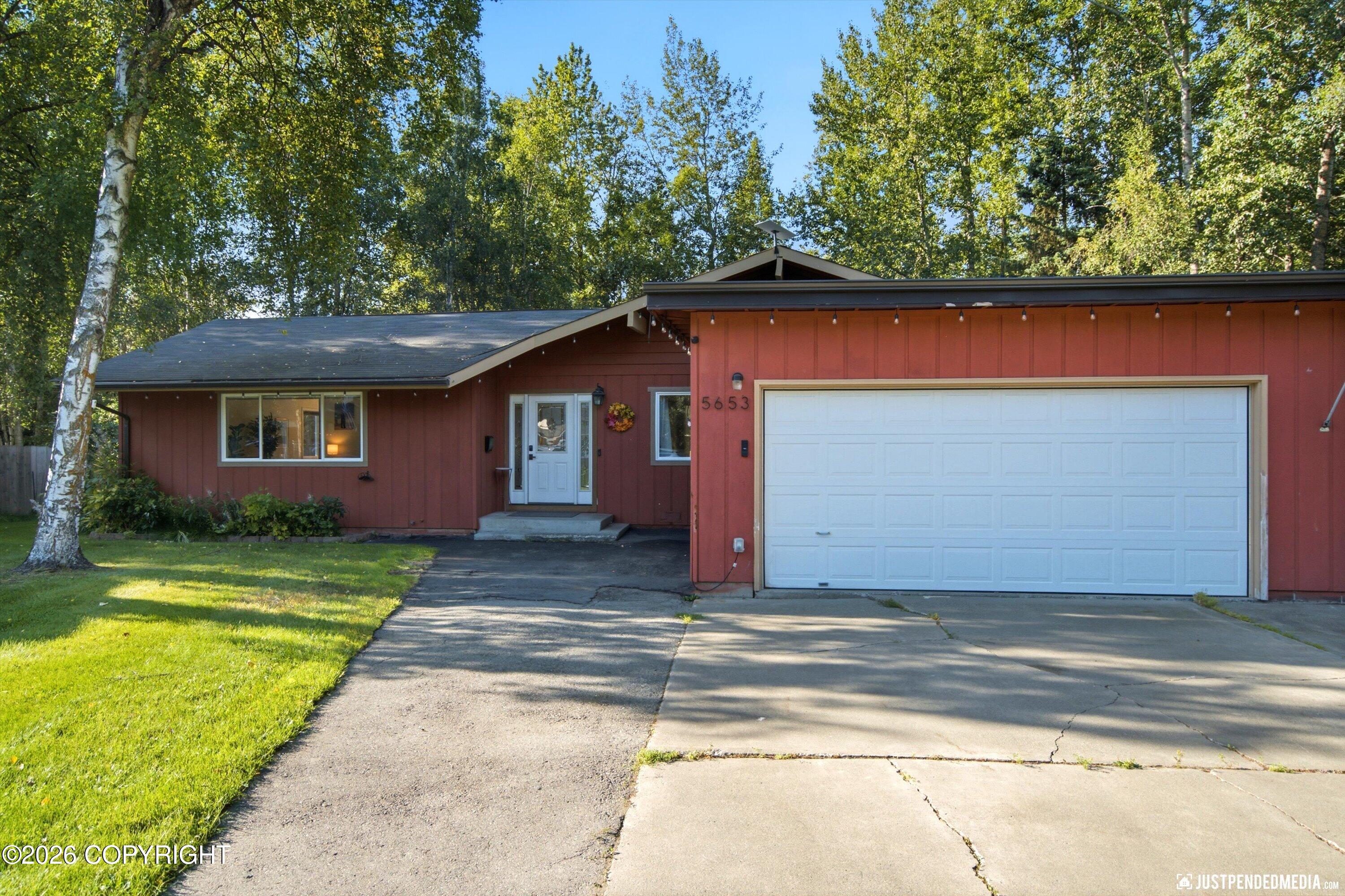 5653 Renee Circle Property Photo 2