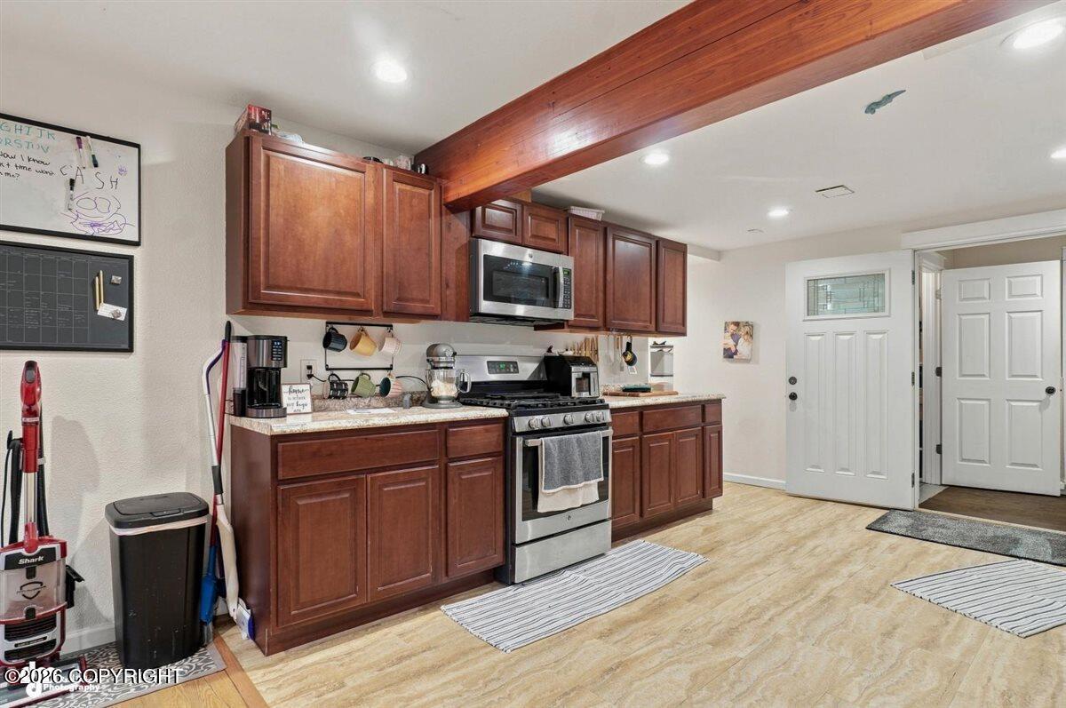 21726 N Birchwood Loop Road Property Photo 7