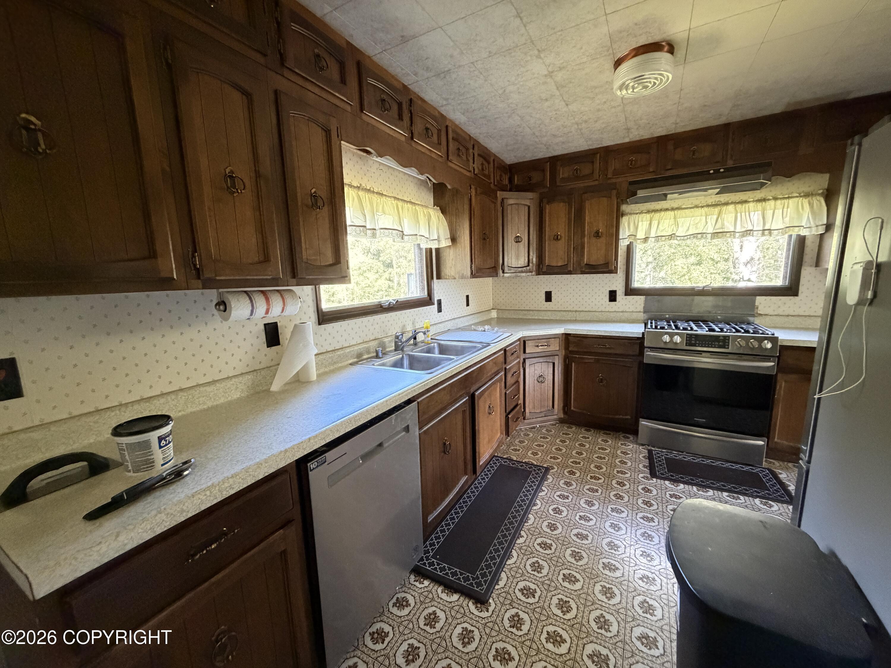 52077 Pipeline Road Property Photo 8