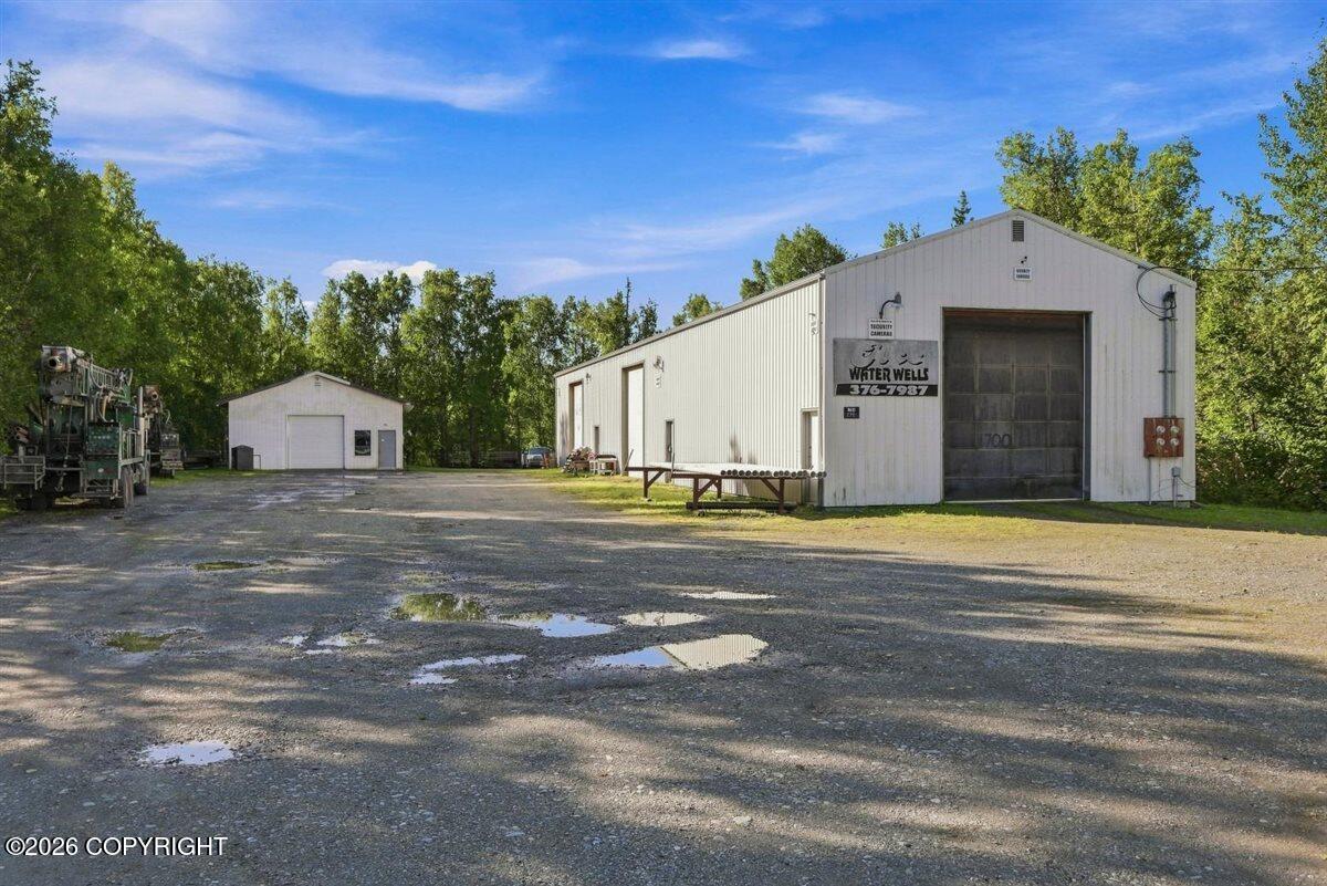 1700 W Vaunda Avenue Property Photo 3