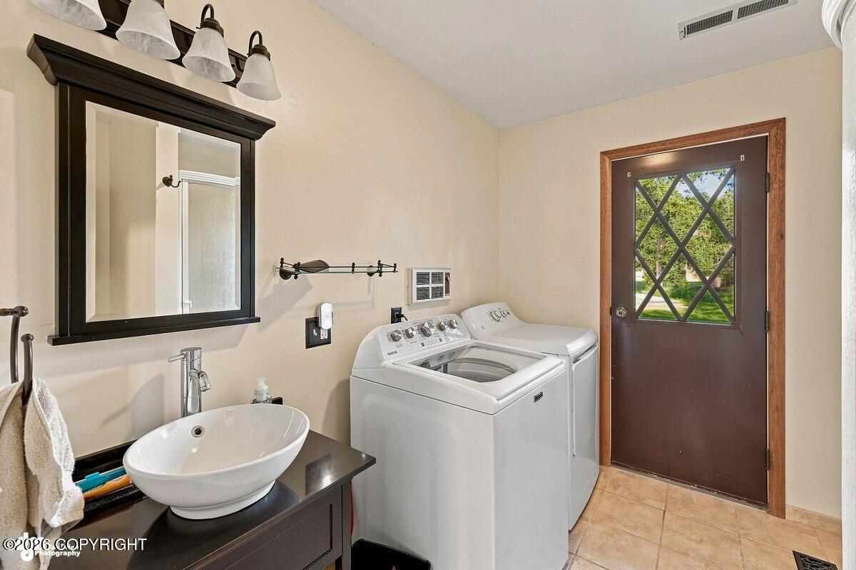 3900 E Mark Drive Property Photo 13