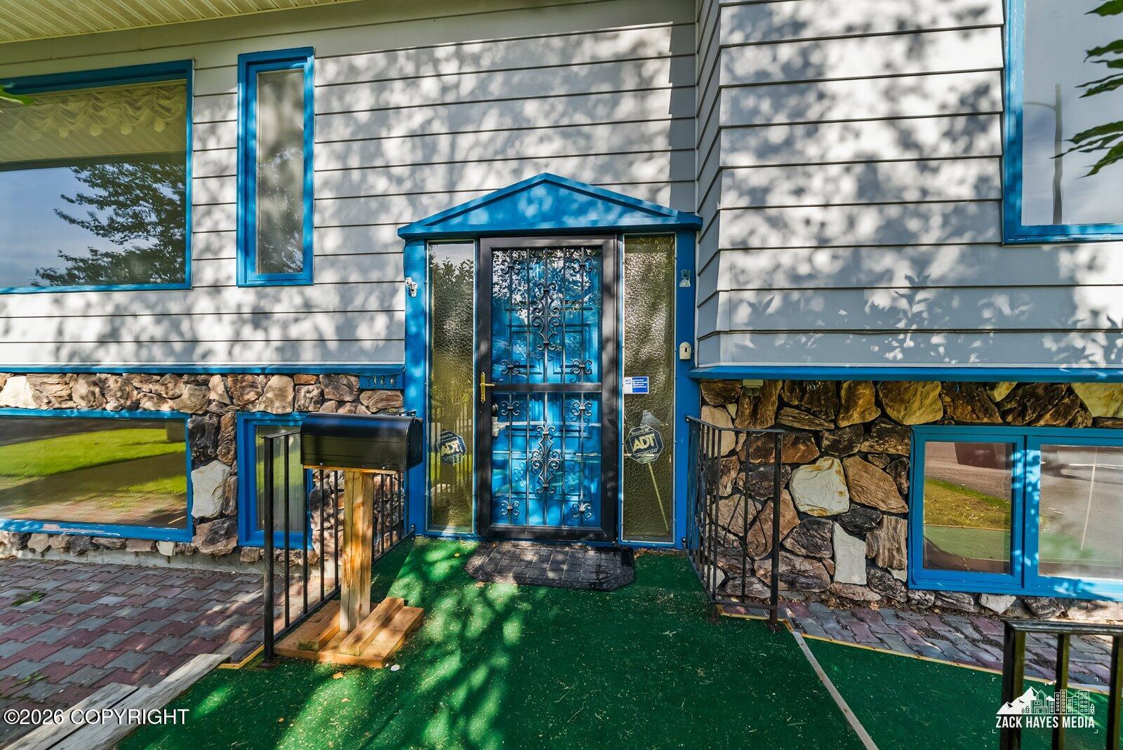 3140 Ambergate Drive Property Photo 3