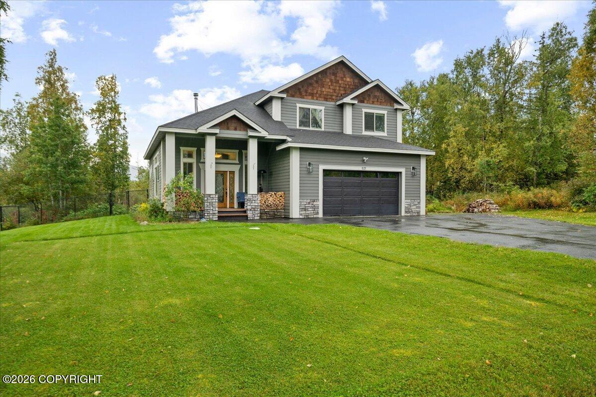 521 E Lochcarron Drive Property Photo 2