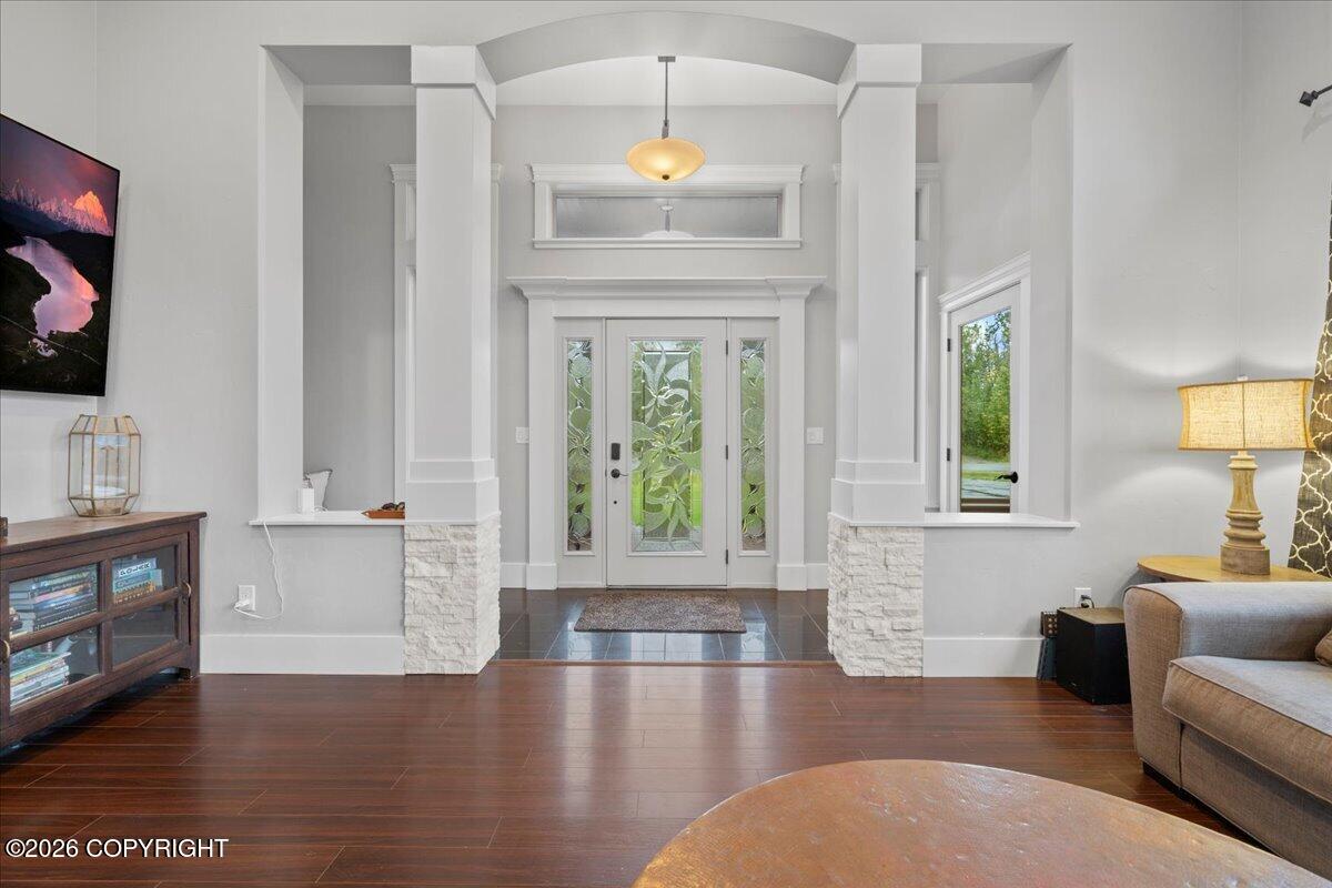 521 E Lochcarron Drive Property Photo 8