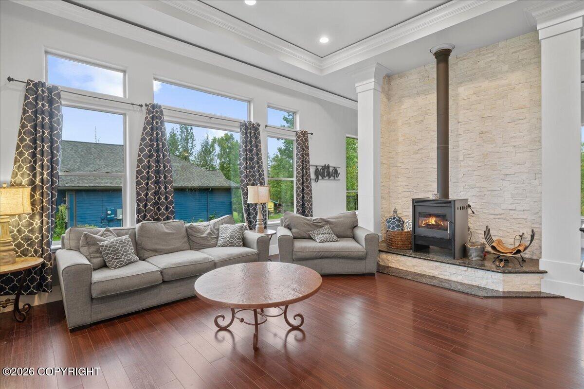 521 E Lochcarron Drive Property Photo 12