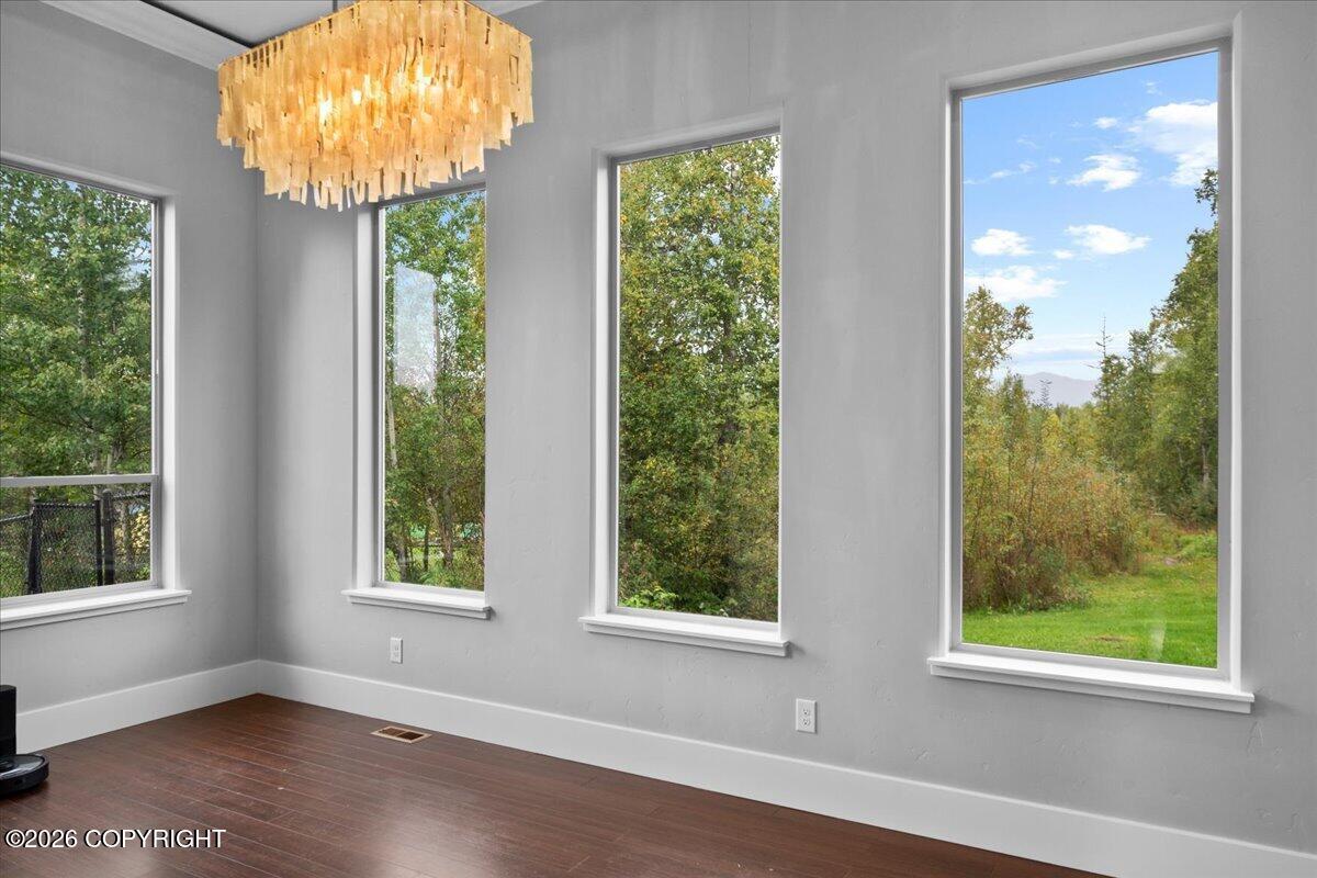 521 E Lochcarron Drive Property Photo 18